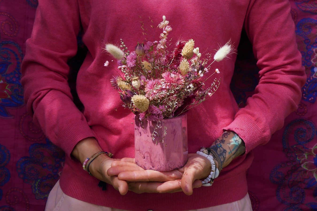 artisanat-collaboration-artistes-landes-creation-fleurs-sechees-francaises-mon-aloha-et-vase-en-resine-de-surf-recycle-camco-handmade https://www.camcohandmade.com/
