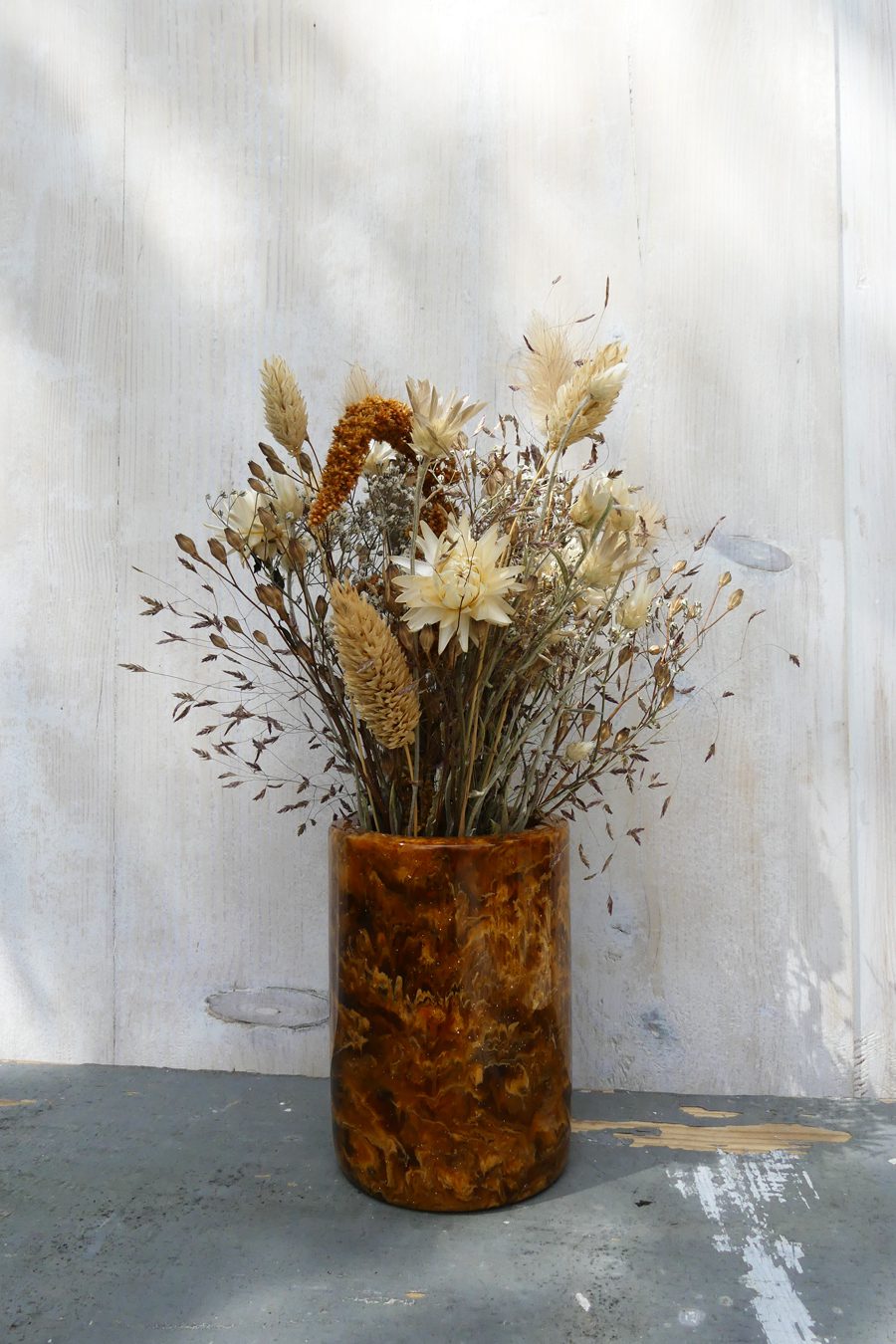 pot-en-resine-et-fleurs-sechees-francaises-artisanat-decoration-interieure-vase-collaboration-artistes
